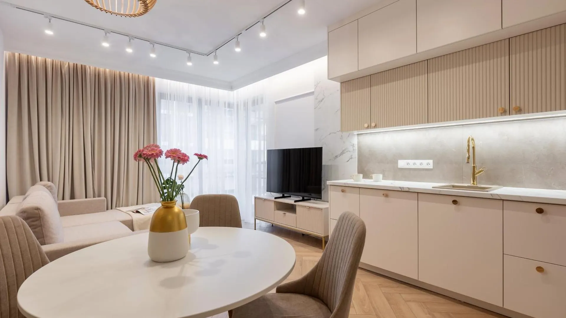 Smart City - Doki By Welcome Apartment Gdansk Poland