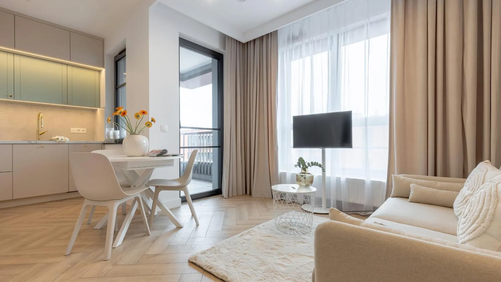 Smart City - Doki By Welcome Apartment Gdansk 0*,